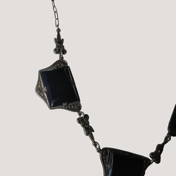 Antique Art Deco Black Glass Necklace Intricate Metalwork Floral Accents - Picture 12 of 13